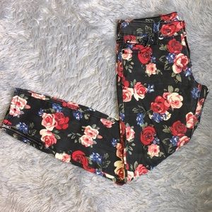 Floral Print Jeans *Posh Resell*